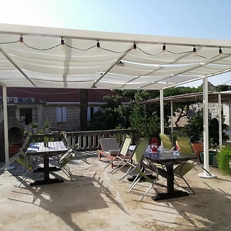 Apartmani Stones Sutivan I מראה חיצוני תמונה