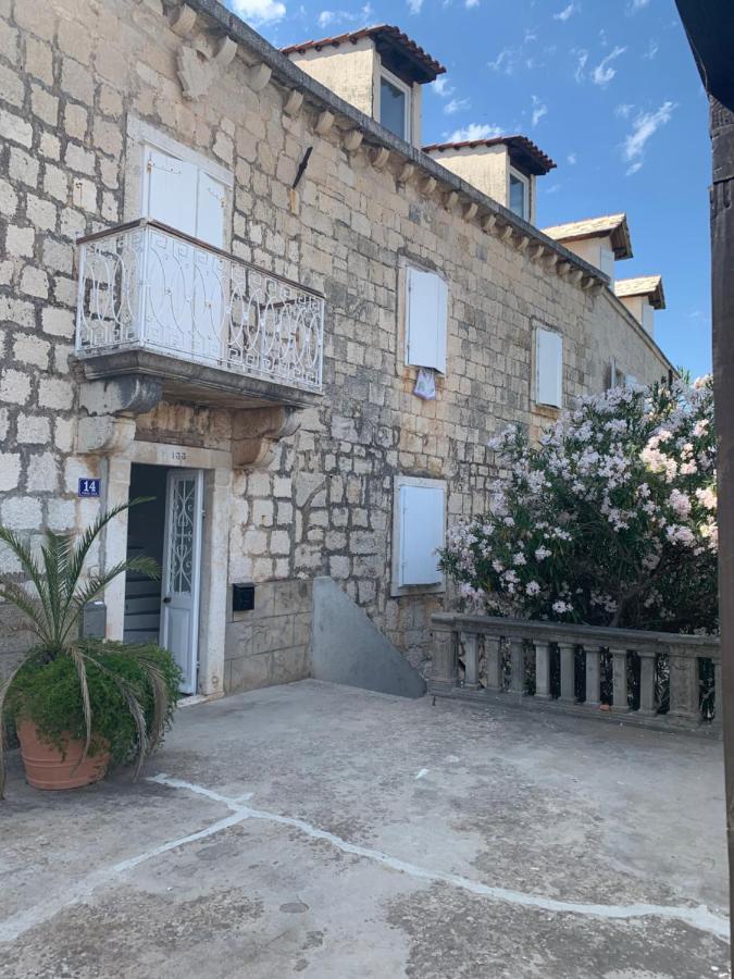 Apartmani Stones Sutivan I מראה חיצוני תמונה
