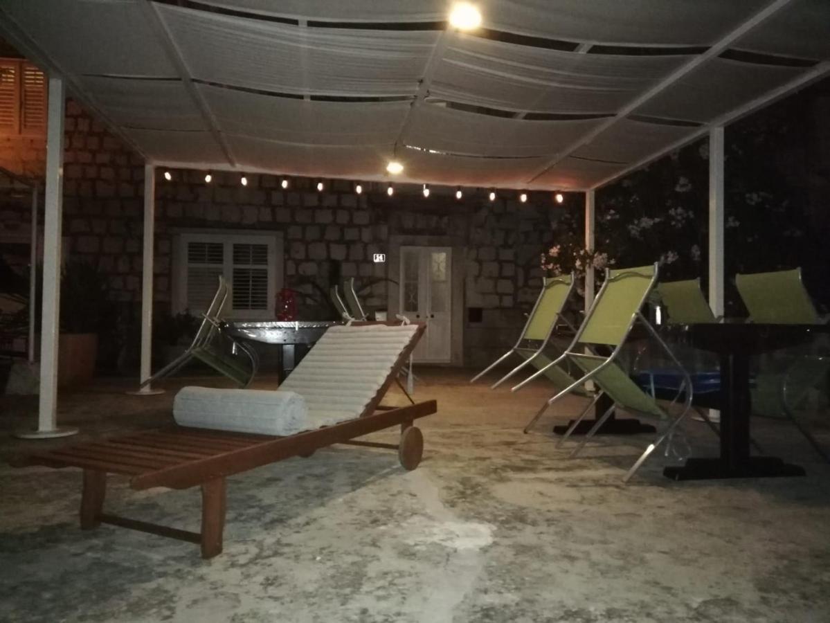 Apartmani Stones Sutivan I מראה חיצוני תמונה