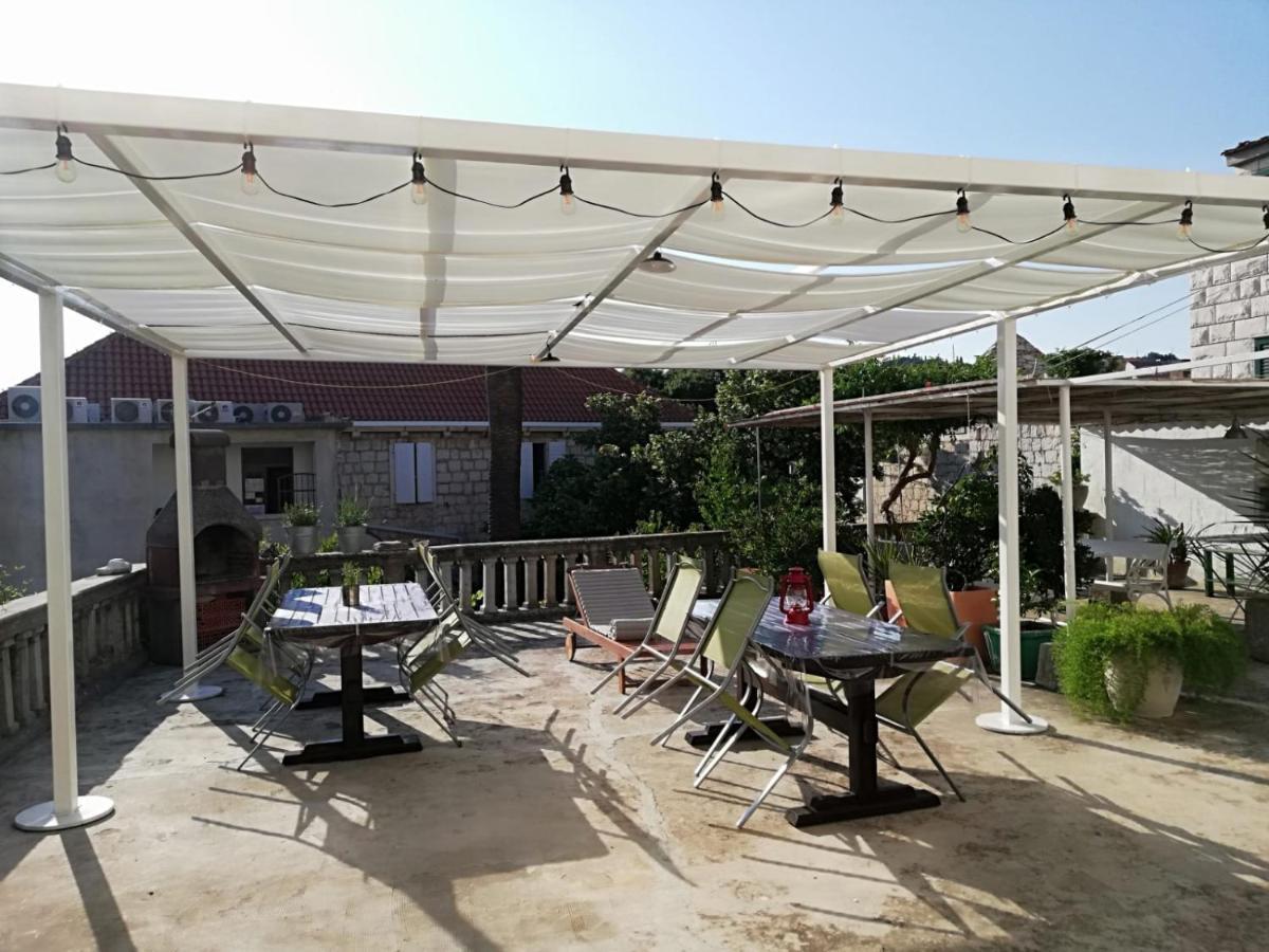 Apartmani Stones Sutivan I מראה חיצוני תמונה